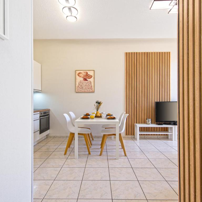 JARDIN DES MUSES III - 2 PIECES - Carré d'or Menton - One-Bedroom Apartment - 18