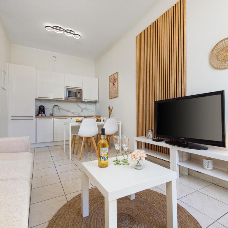 JARDIN DES MUSES III - 2 PIECES - Carré d'or Menton - One-Bedroom Apartment - 14