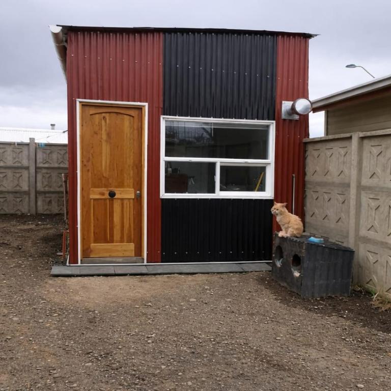 Red cat house - One-Bedroom Apartment - 1