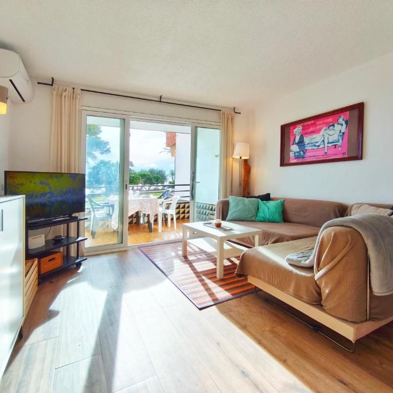 Apartamento frente al mar con piscina Miami Platja - Apartamento de 2 dormitorios - 13