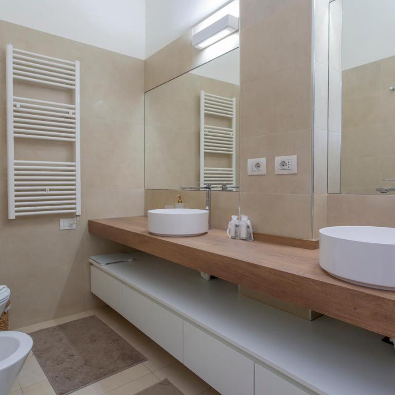 HomeLovers Two Rooms Close to City Life MM1 Metro - Appartamento con 2 Camere da Letto - 13