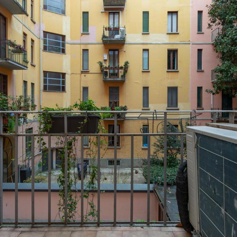 HomeLovers Two Rooms Close to City Life MM1 Metro - Appartamento con 2 Camere da Letto - 46