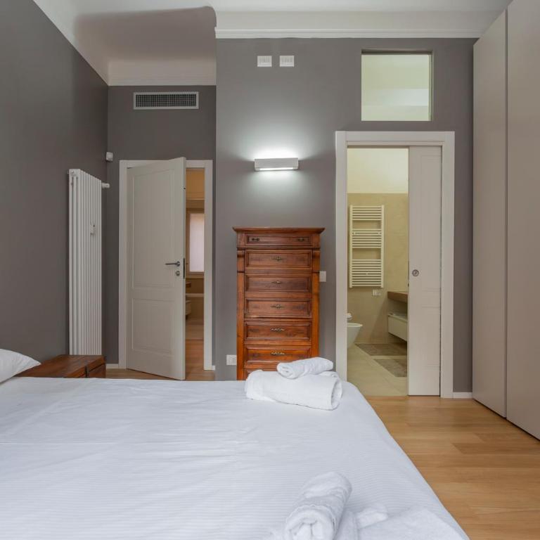 HomeLovers Two Rooms Close to City Life MM1 Metro - Appartamento con 2 Camere da Letto - 11
