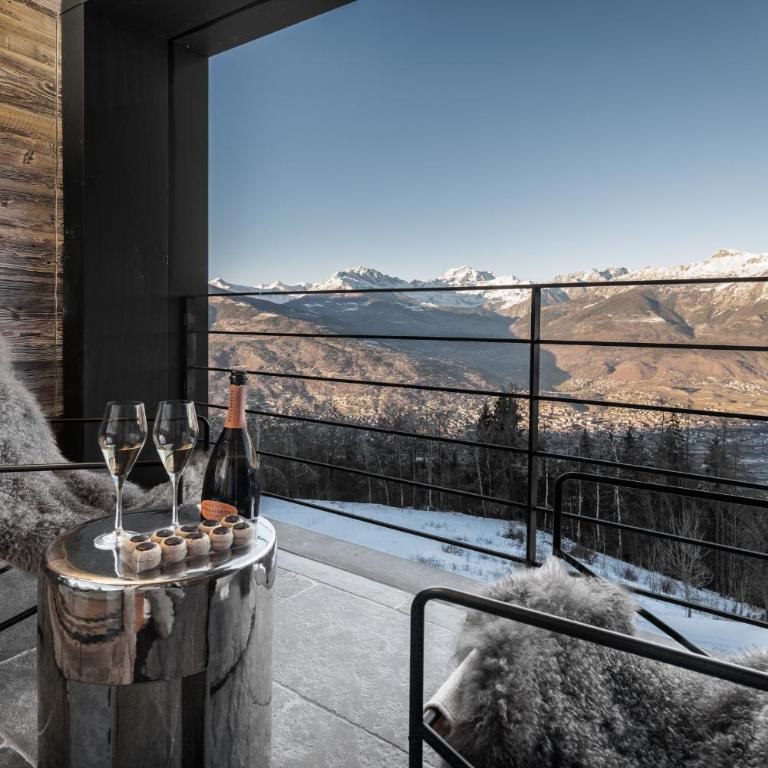 HelloCHALET Chalet Les Fleurs - Scenic Alpine Escape 70 metres from the cable car - Chalet Superior - 56