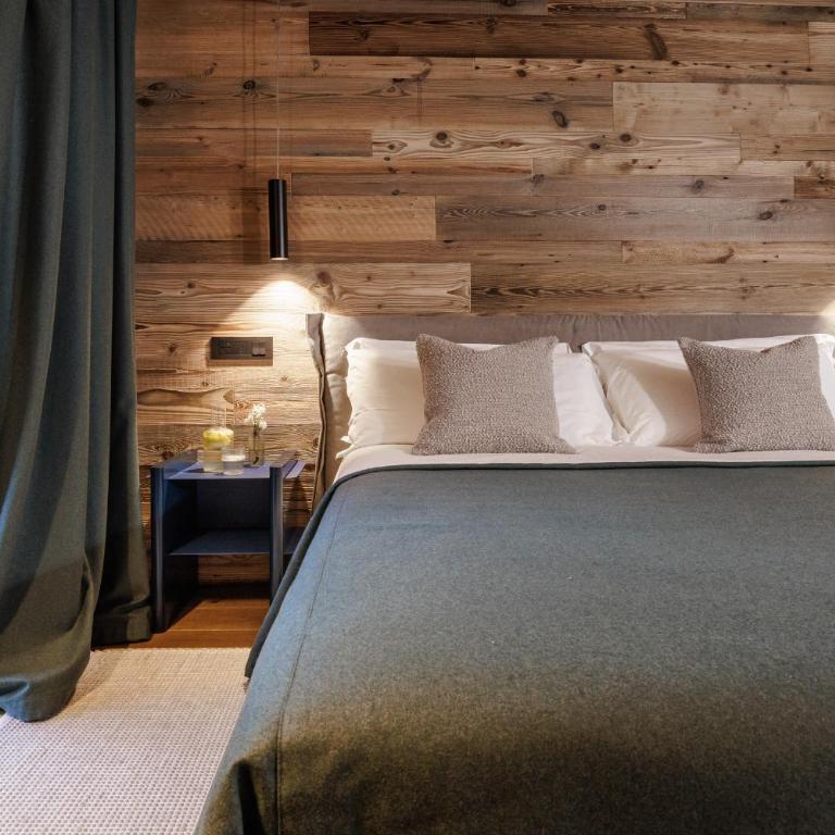 HelloCHALET Chalet Les Fleurs - Scenic Alpine Escape 70 metres from the cable car - Chalet Superior - 71