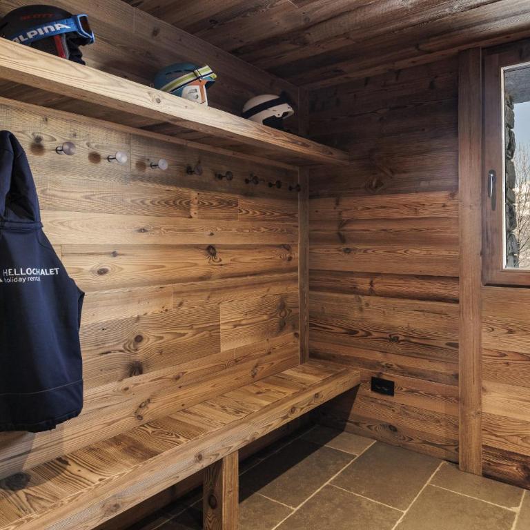 HelloCHALET Chalet Les Fleurs - Scenic Alpine Escape 70 metres from the cable car - Chalet Superior - 46
