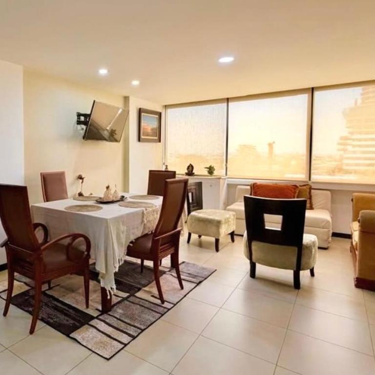 Apartamento moderno de 2 dormitorios con piscina, gimnasio y parking en Bellini 3 - Three-Bedroom Apartment - 1