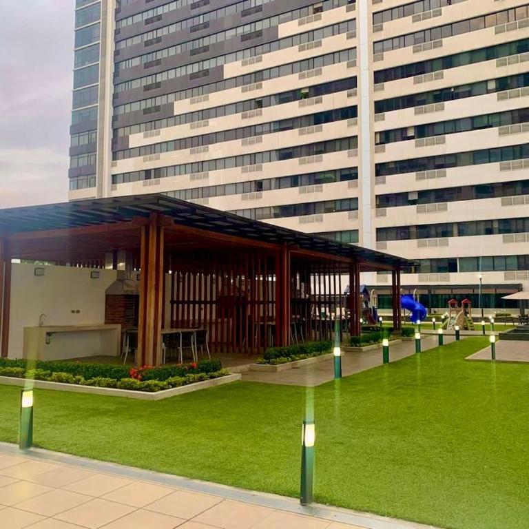 Apartamento moderno de 2 dormitorios con piscina, gimnasio y parking en Bellini 3 - Three-Bedroom Apartment - 10