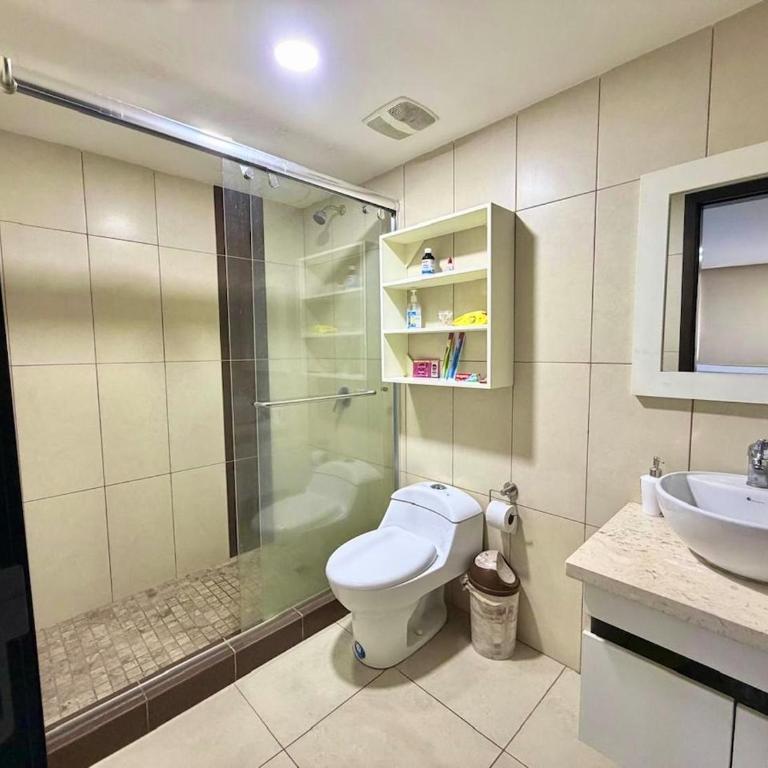 Apartamento moderno de 2 dormitorios con piscina, gimnasio y parking en Bellini 3 - Three-Bedroom Apartment - 23