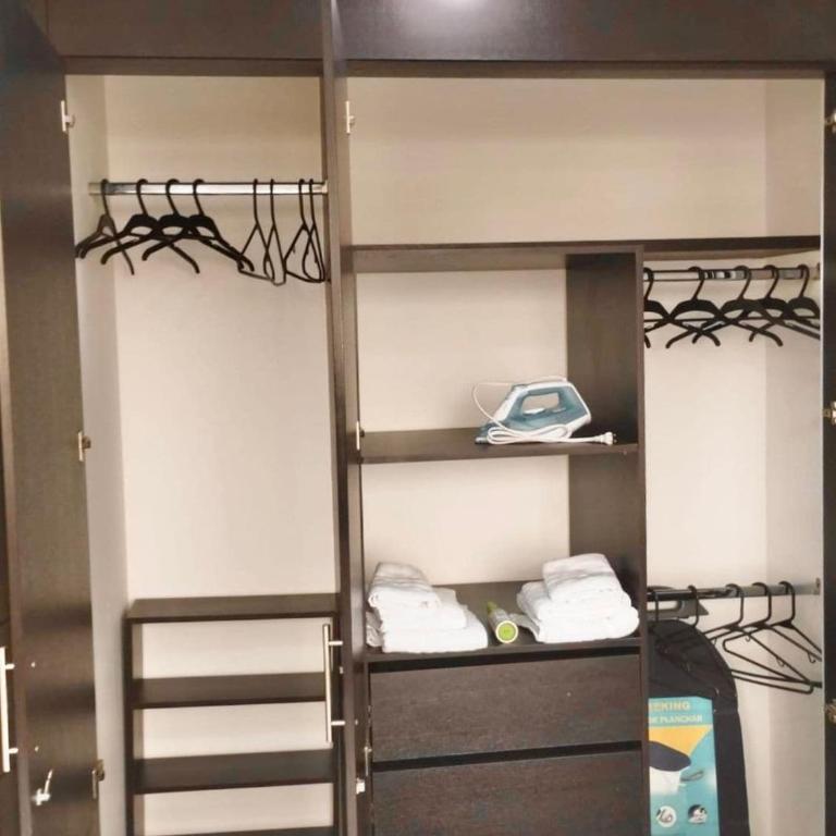 Apartamento moderno de 2 dormitorios con piscina, gimnasio y parking en Bellini 3 - Three-Bedroom Apartment - 31