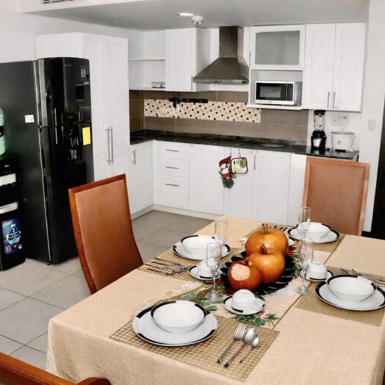 Apartamento moderno de 2 dormitorios con piscina, gimnasio y parking en Bellini 3 - Three-Bedroom Apartment - 42