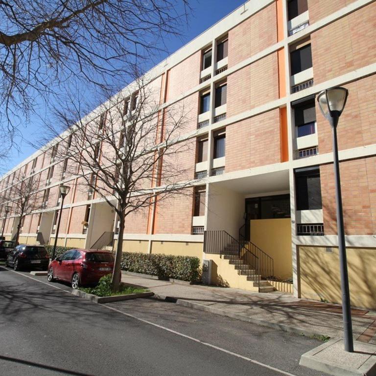 Bel Appartement T2 avec Loggia à 2 Min des Thermes, Wi-Fi, Classé 2 Étoiles - FR-1-553-211 - Apartment - 18