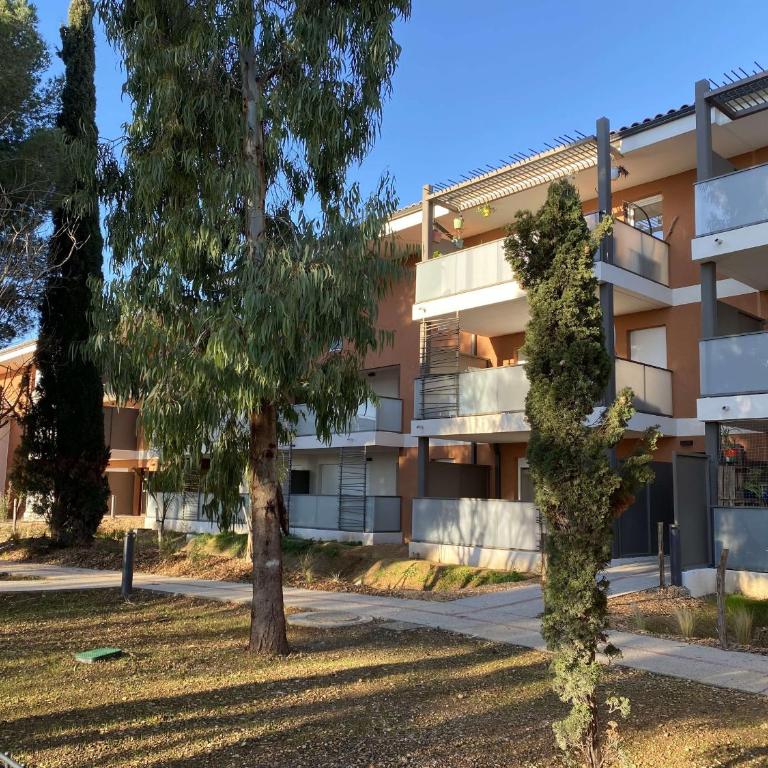 Bel Appartement T2 Neuf avec Terrasse - FR-1-553-292 - Appartement - 17