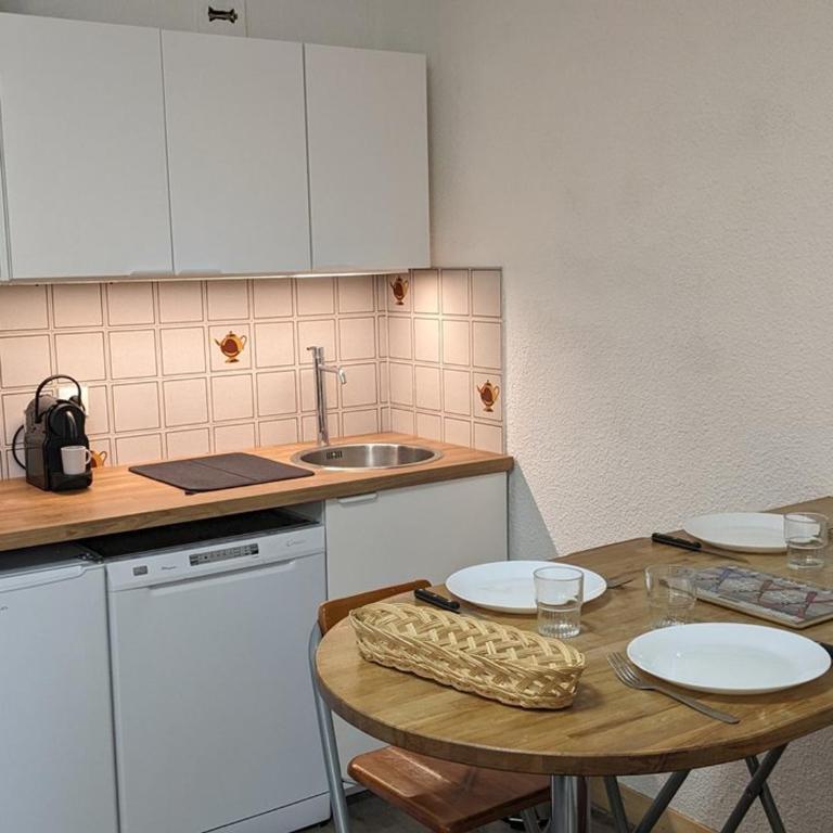 Studio 4 Pers avec Loggia, Pieds des Pistes, Ascenseur et WIFI, Centre Station - FR-1-262-103 - Studio - 11