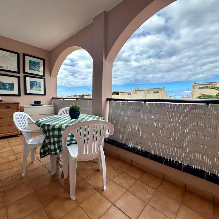 Heated Poolside Paradise Los Cristianos - Apartamento - 1
