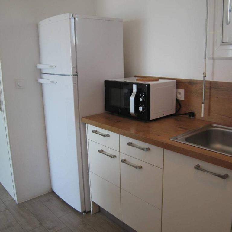 Appartement T2 rénové, 4 couchages, parking, face plage, centre de Saint-Cyprien - FR-1-106-74 - Apartment - 11
