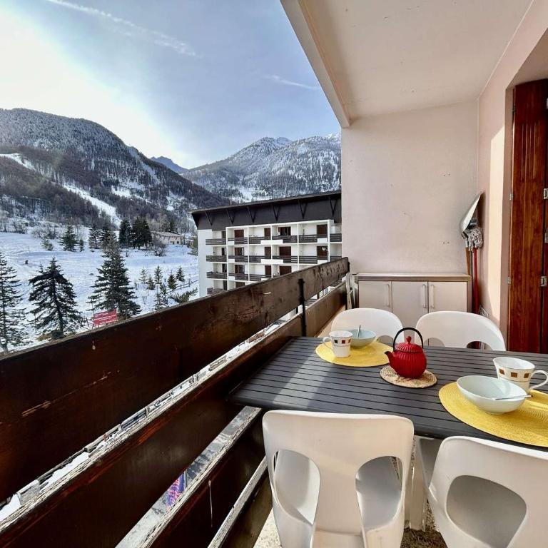 Studio rénové, 4 couchages, proche pistes et commerces - Appartement 1 Chambre - 15