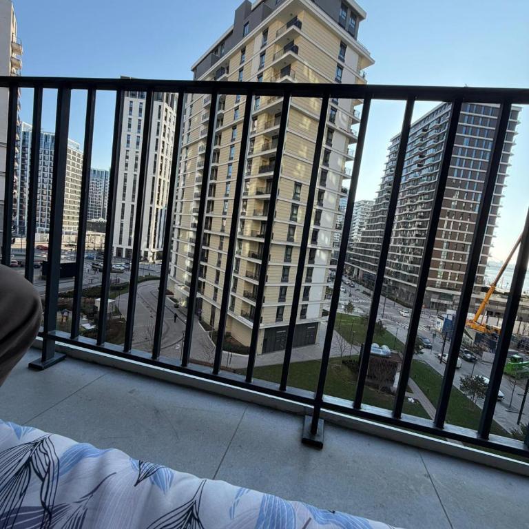 BW Emerald Residences - One-Bedroom Apartment with River View - 9