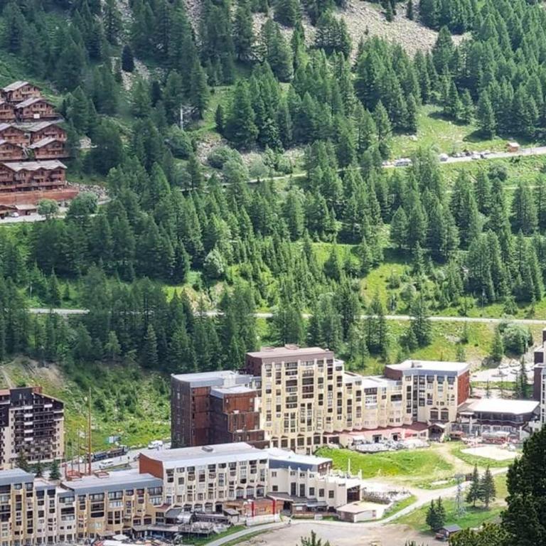 Appartement de 3 pièces au centre d'Isola 2000, parking, proche pistes - Appartement 2 Chambres - 12