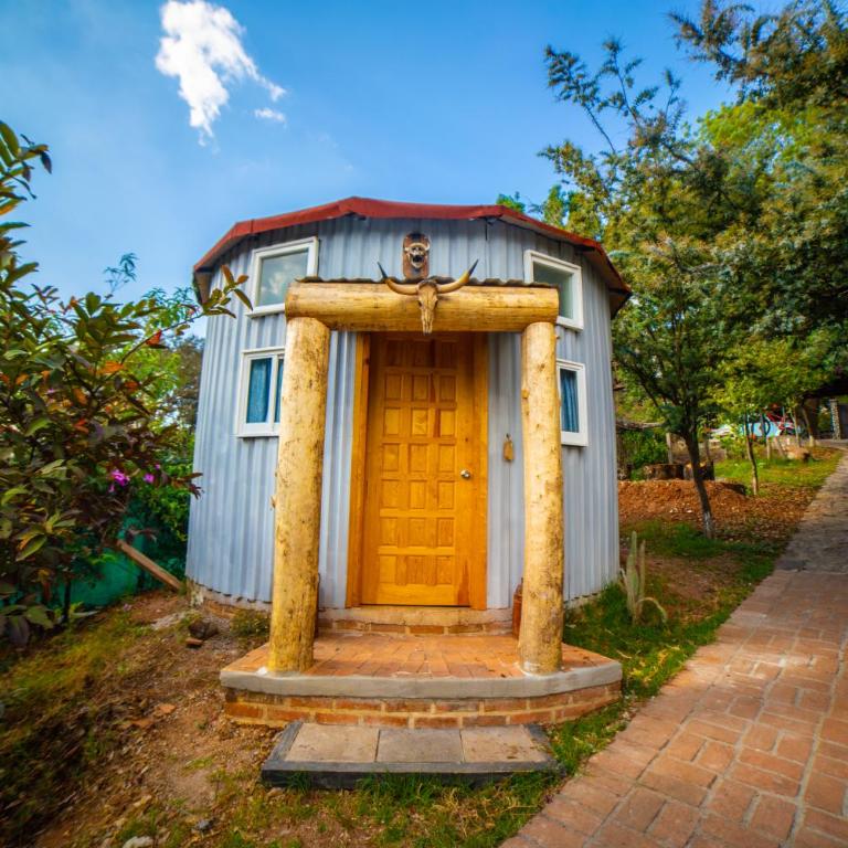 Tombstone - Double Room - 1