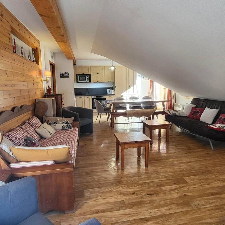 Grand appartement 6 pers, piscine & sauna, proche pistes & commerces - FR-1-322-662 - Apartment - 4