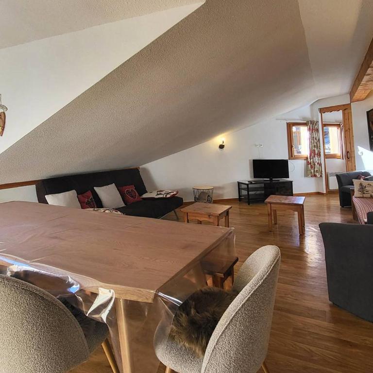 Grand appartement 6 pers, piscine & sauna, proche pistes & commerces - FR-1-322-662 - Apartment - 5