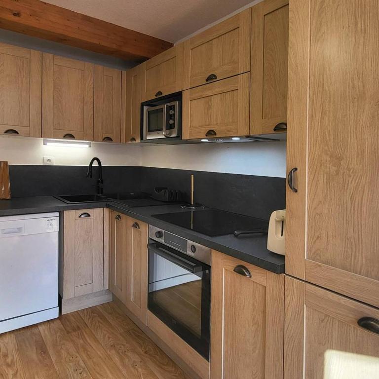 Grand appartement 6 pers, piscine & sauna, proche pistes & commerces - FR-1-322-662 - Apartment - 6