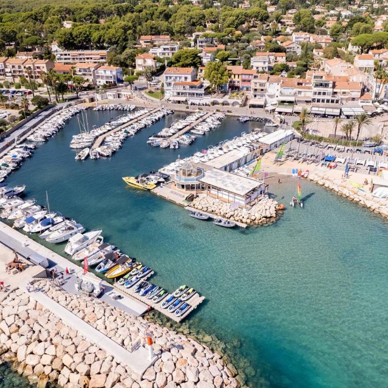 Appartement à 150m plage des Lecques, climatisé, piscine, terrasse, 2 chambres, parking - 4 étoiles - FR-1-770-29 - Appartement - 26