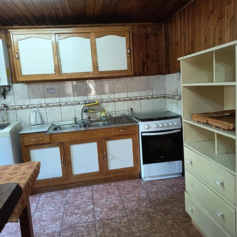 Cabañas Flores de Coñaripe - Three-Bedroom House - 10