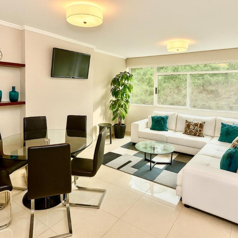 Apartamento de Lujo con Dos Dormitorios Un Parqueo Areas Sociales Puerto Santa Ana en Edificio Riverfront 2 - Two-Bedroom Apartment - 1