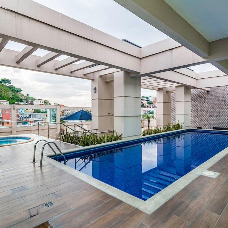 Apartamento de Lujo con Dos Dormitorios Un Parqueo Areas Sociales Puerto Santa Ana en Edificio Riverfront 2 - Two-Bedroom Apartment - 9