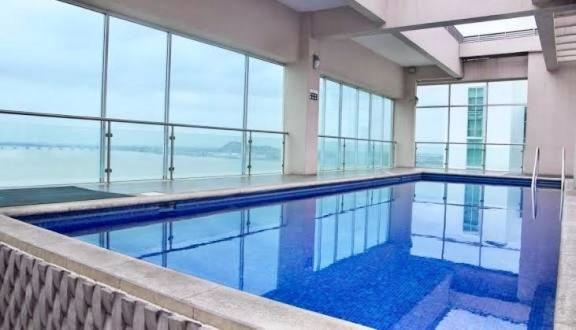 Apartamento de Lujo con Dos Dormitorios Un Parqueo Areas Sociales Puerto Santa Ana en Edificio Riverfront 2 - Two-Bedroom Apartment - 10