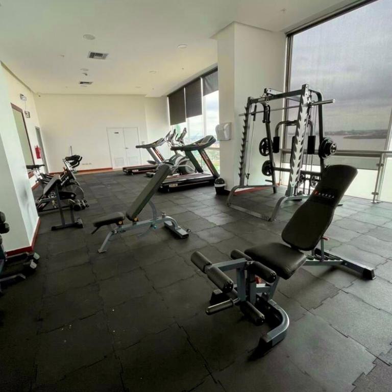 Apartamento de Lujo con Dos Dormitorios Un Parqueo Areas Sociales Puerto Santa Ana en Edificio Riverfront 2 - Two-Bedroom Apartment - 42