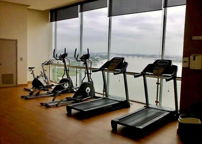 Apartamento de Lujo con Dos Dormitorios Un Parqueo Areas Sociales Puerto Santa Ana en Edificio Riverfront 2 - Two-Bedroom Apartment - 46