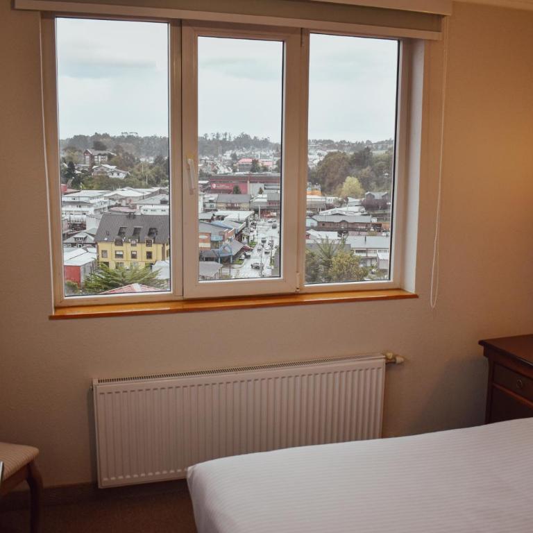 Park Inn by Radisson Puerto Varas - Premium Queen Room - Non Smoking - 5