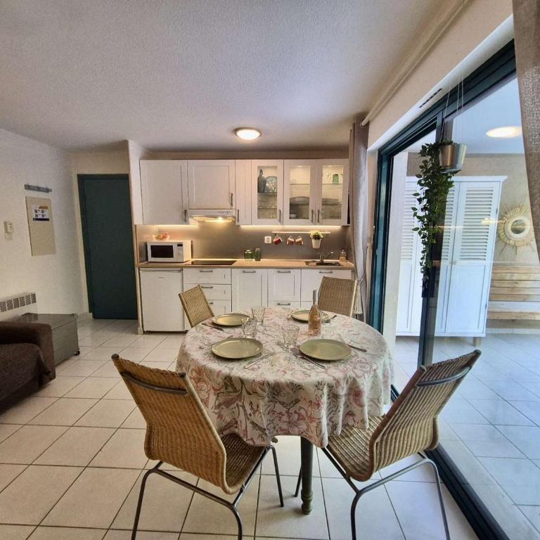 Appartement T3 Climatisé avec Jardin Privatif - Proche Plages et Commerces à Cavalaire-sur-Mer - FR-1-226B-32 - Appartement (6 Adultes) - 4
