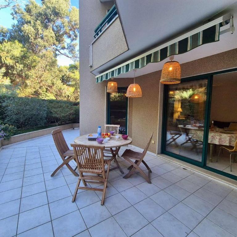 Appartement T3 Climatisé avec Jardin Privatif - Proche Plages et Commerces à Cavalaire-sur-Mer - FR-1-226B-32 - Appartement (6 Adultes) - 13