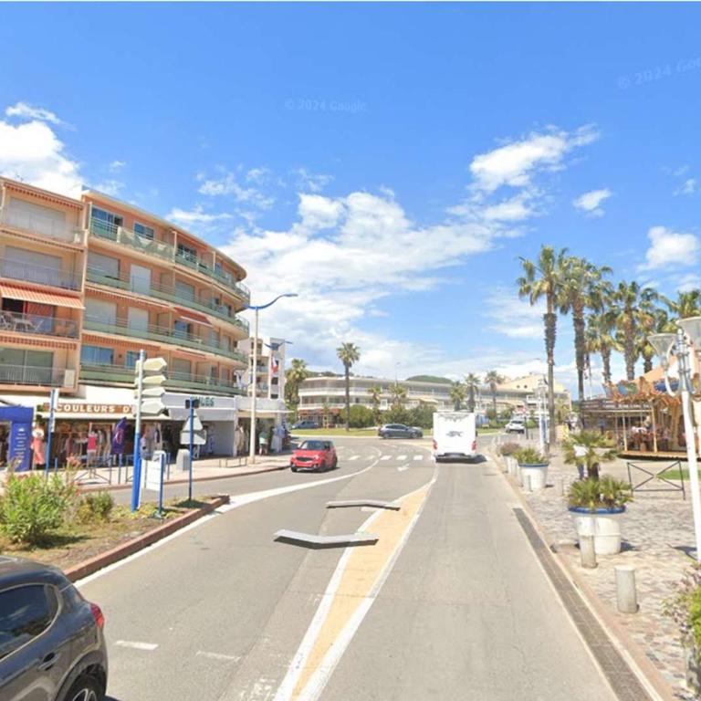 Charmant T2 cabine 40m², centre-ville, balcon, clim, ascenseur, à Cavalaire-sur-Mer - FR-1-100-224 - Appartement (4 Adultes) - 12