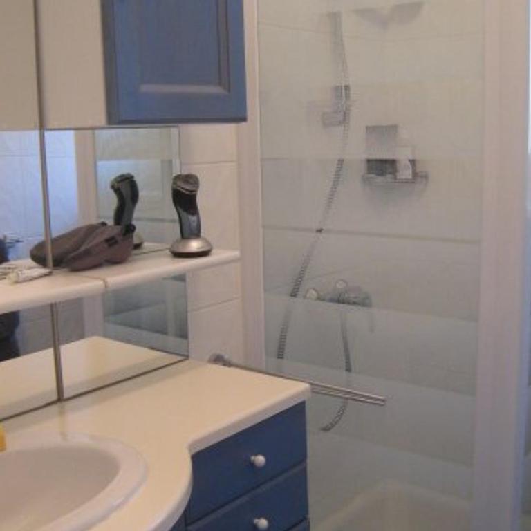 Villa de 250 m², climatisée, sur 2 niveaux au bord de l'eau - FR-1-100-243 - Villa - 19