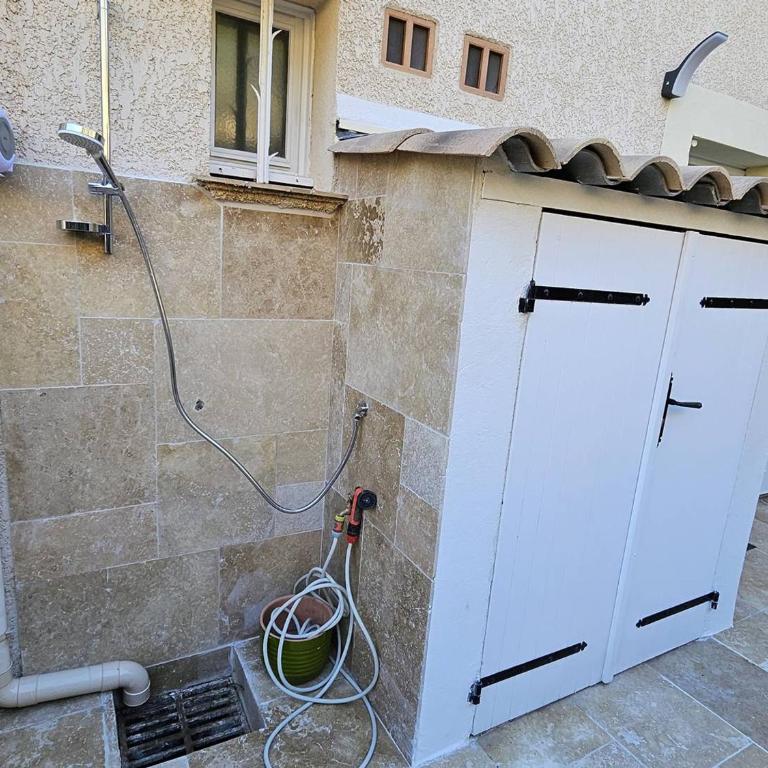 Maison mitoyenne T3 avec piscine, clim, parking, animaux acceptés - FR-1-768-21 - Maison de Vacances - 25