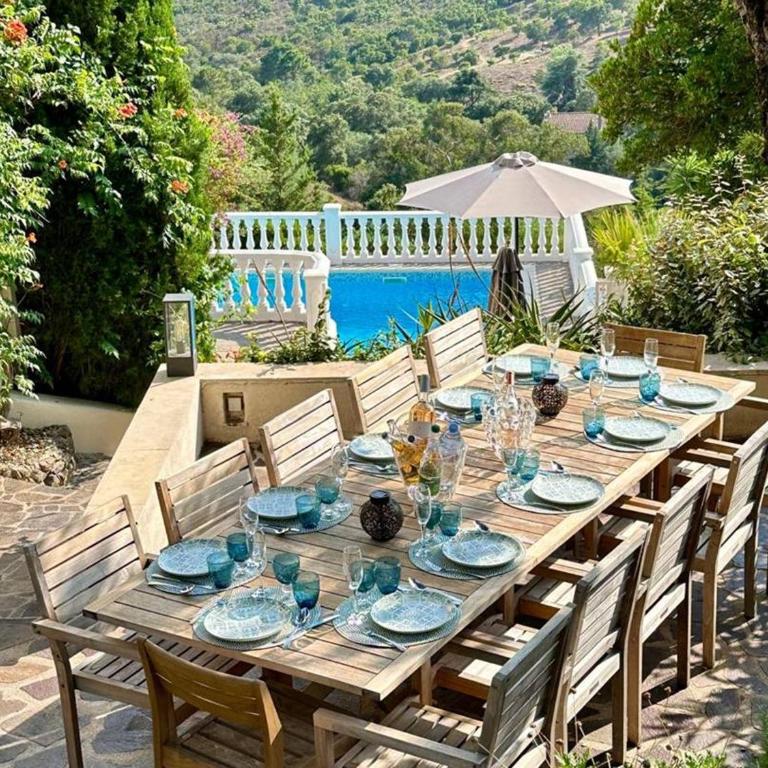 Villa moderne 6 CH pour 12 avec piscine privée, clim et parking aux Issambres - FR-1-768-24 - Villa - 32