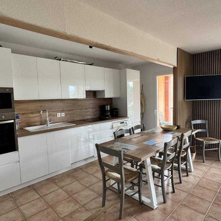 T3 avec Piscine, Clim et Terrasse - 6 pers. - FR-1-768-39 - Appartement - 15