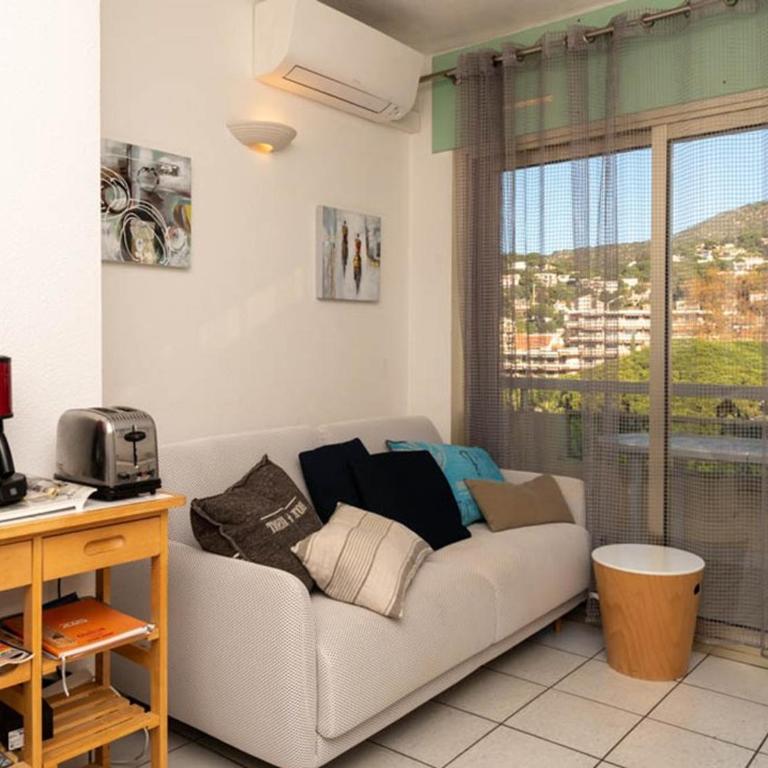 Le Lavandou T2 pour 4 pers avec balcon et parking - FR-1-803-1 - Apartment - 10