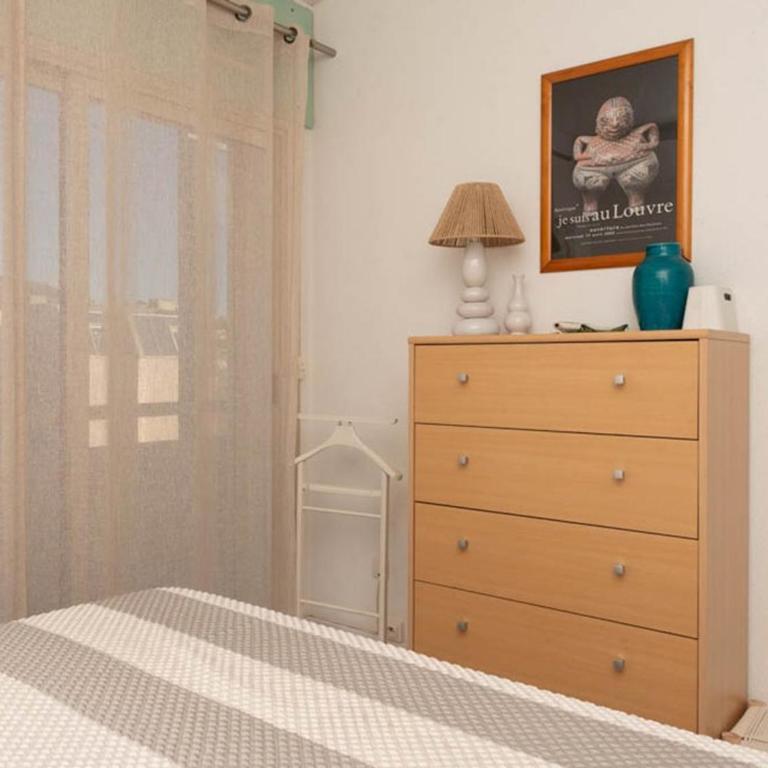 Le Lavandou T2 pour 4 pers avec balcon et parking - FR-1-803-1 - Apartment - 12