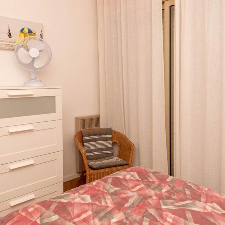 T2 cabine, 4 pers, vue mer, parking, plage à 10m - FR-1-803-61 - Apartment - 13