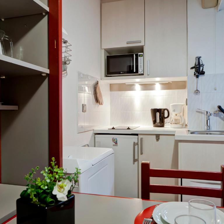 Studio 2* Centre-ville, Animaux admis, Parking, Wi-Fi - Studio - 6