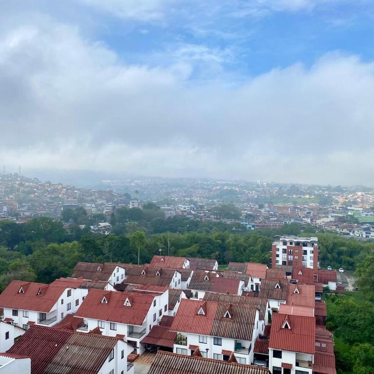 Suite tipo loft de lujo cerca al aeropuerto con AC - One-Bedroom Apartment - 3