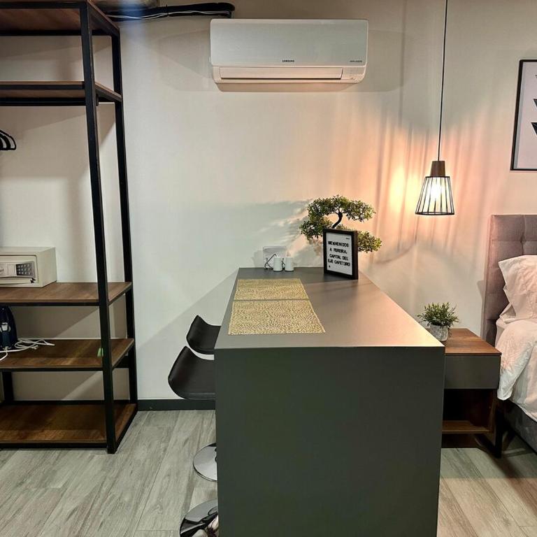 Suite tipo loft de lujo cerca al aeropuerto con AC - One-Bedroom Apartment - 7