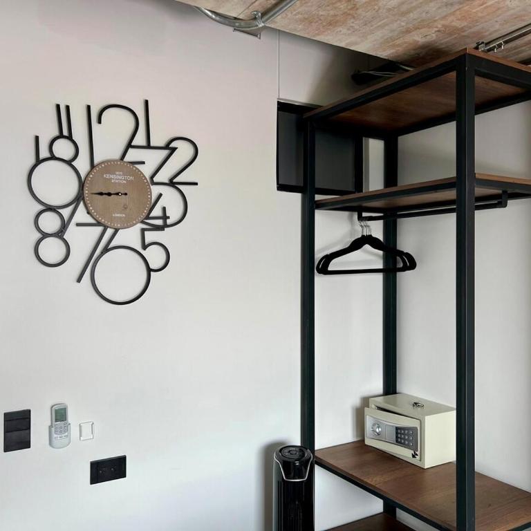 Suite tipo loft de lujo cerca al aeropuerto con AC - One-Bedroom Apartment - 22