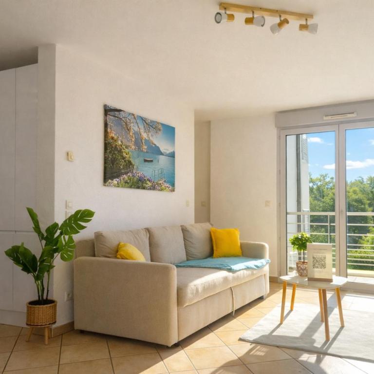 T2 de 56m2 - Genève à 5 min- Parking Privé Gratuit - Appartement 1 Chambre - 3